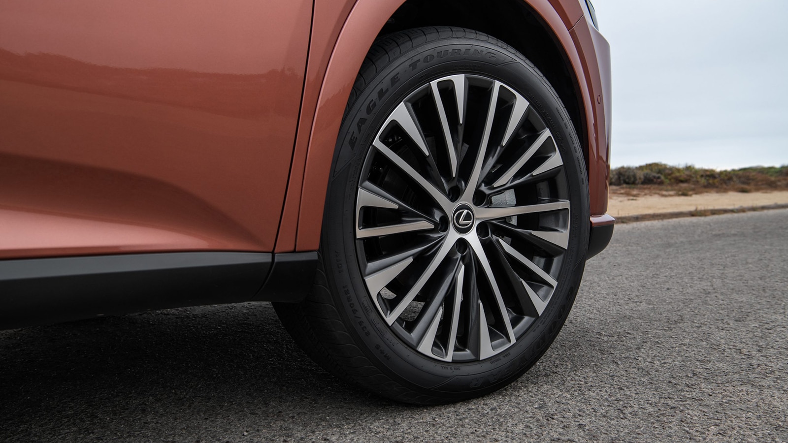 2023 Lexus RX 350 Premium tire