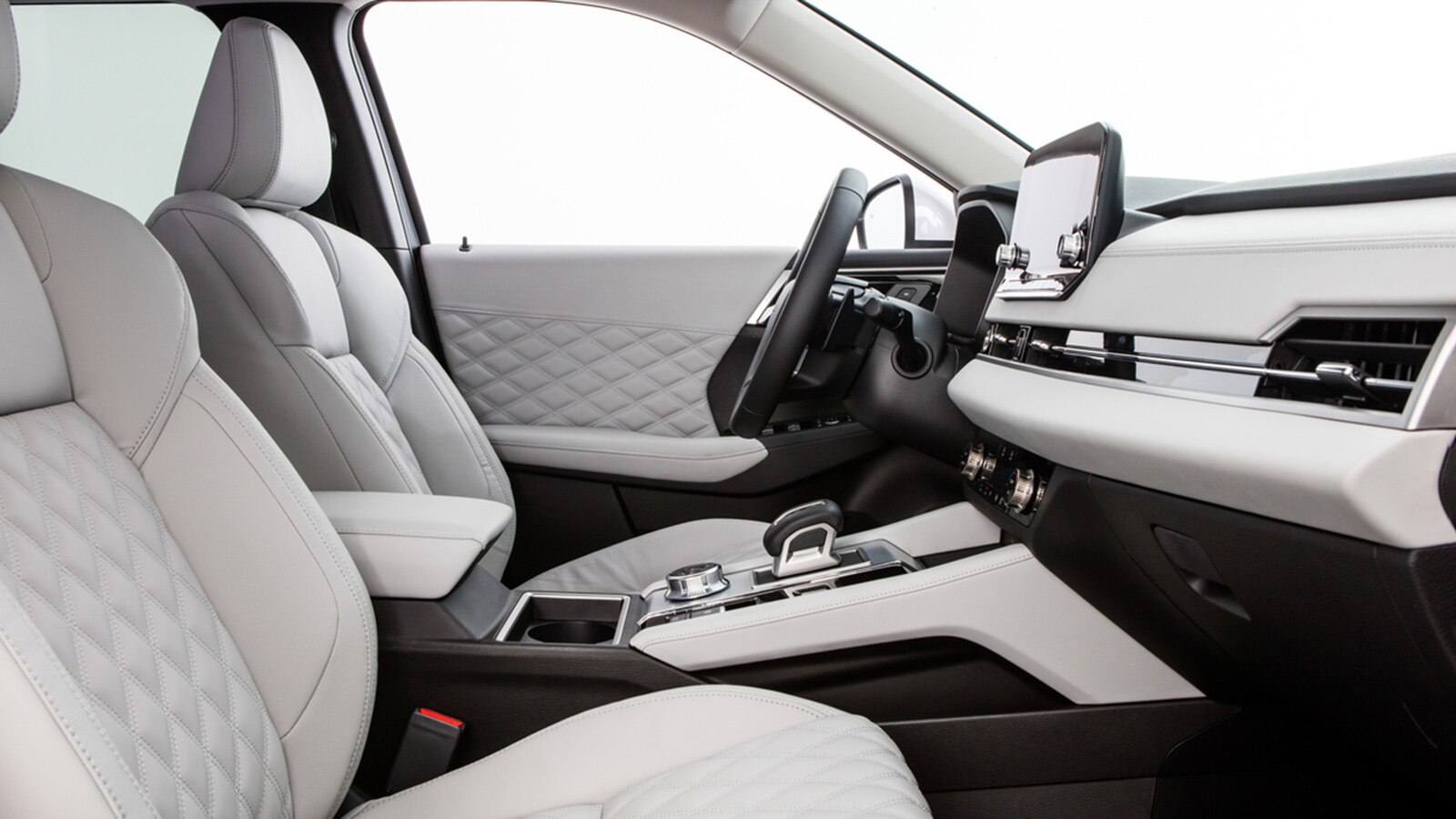 2023 Mitsubishi SE front row seating