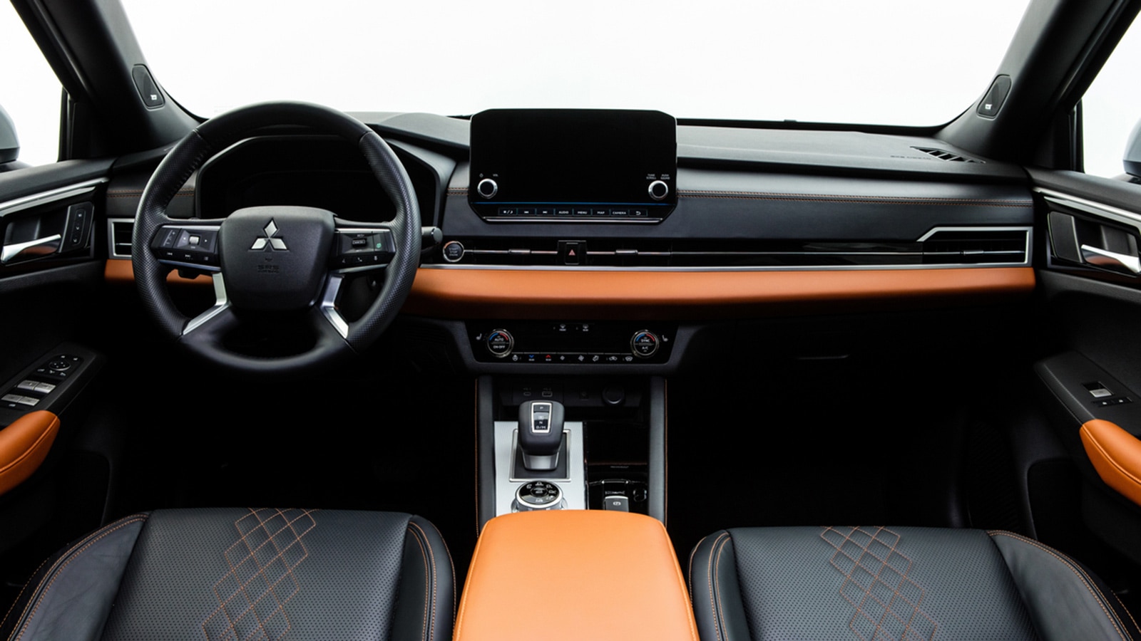 2022 Mitsubishi Outlander SEL front cabin