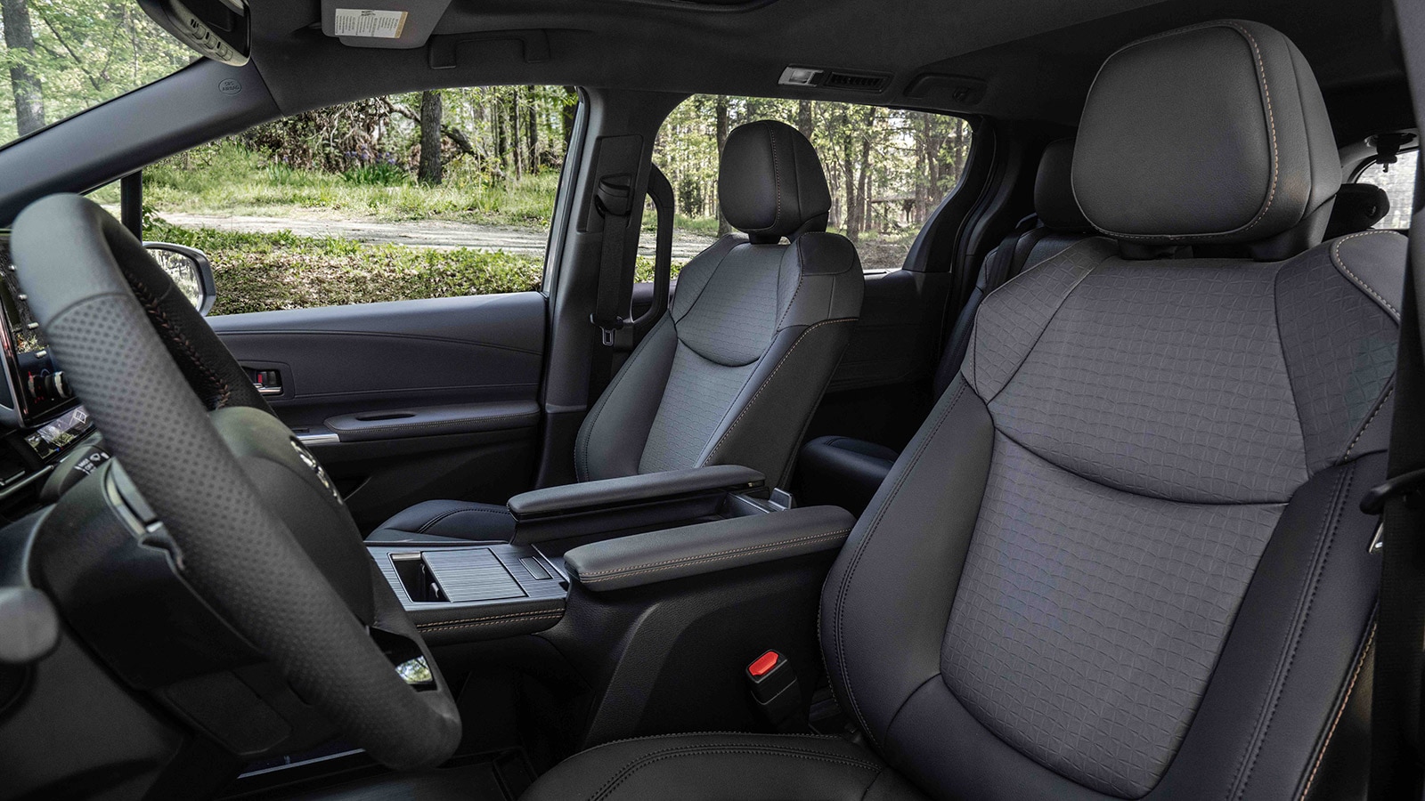 2023 Toyota Sienna Woodland Edition front seats