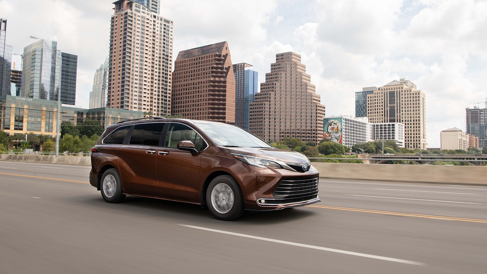 2023 Toyota Sienna XLE driving
