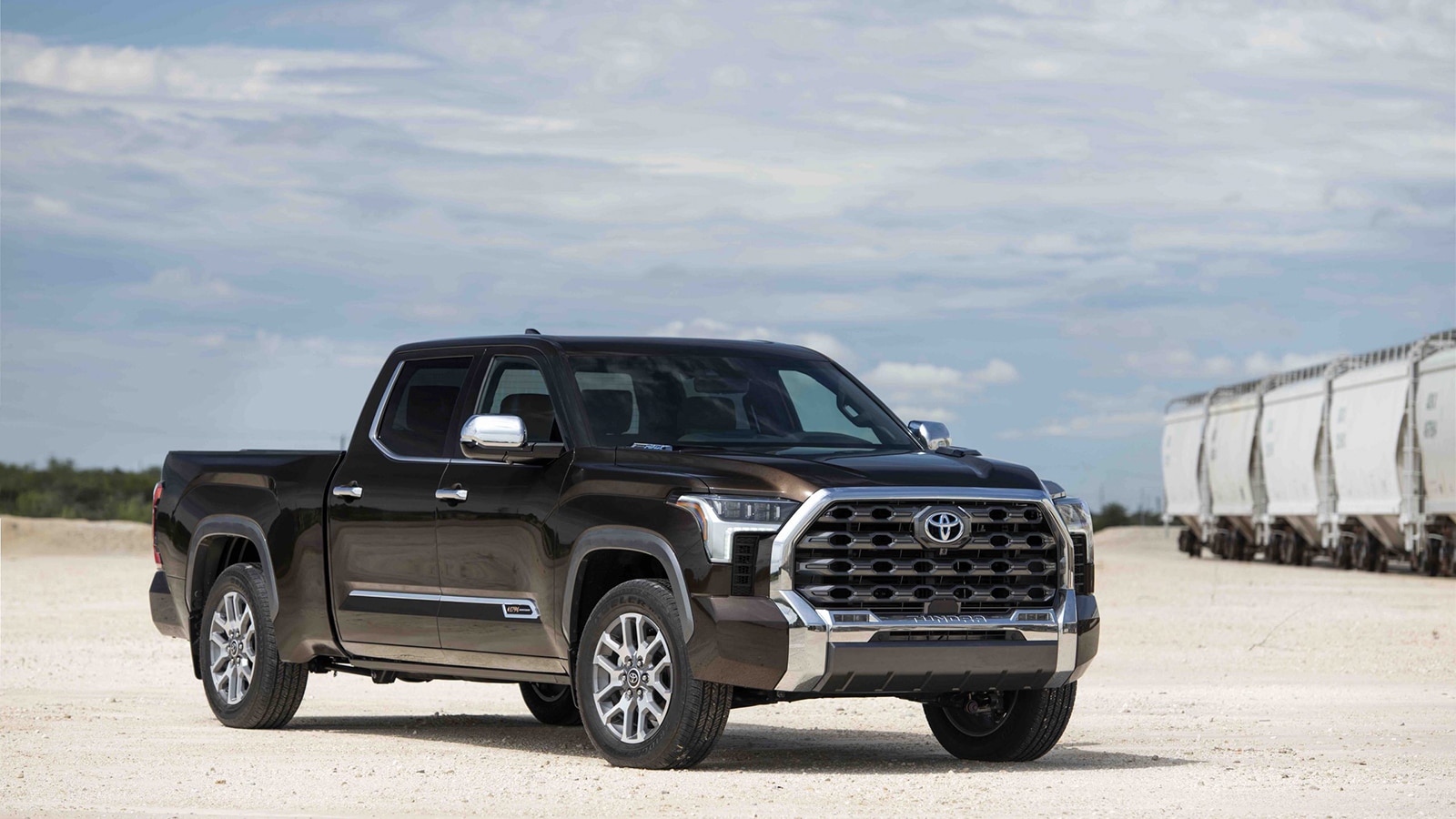 2023 Toyota Tundra Hybrid 1794 Edition front right