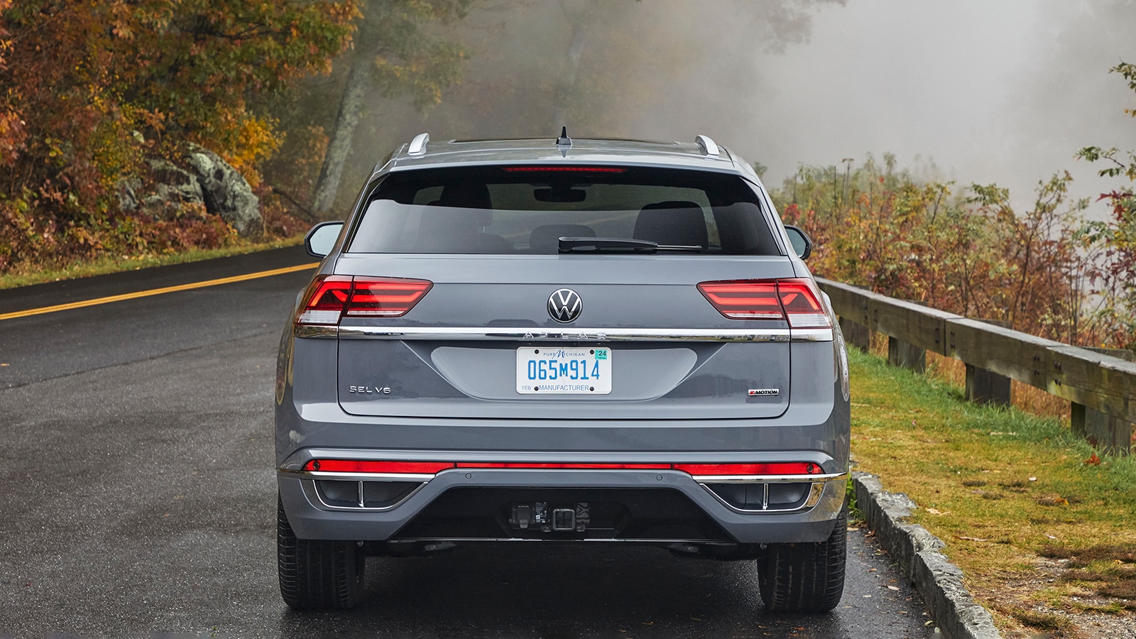 2023 Volkswagen Atlas Cross Sport rear