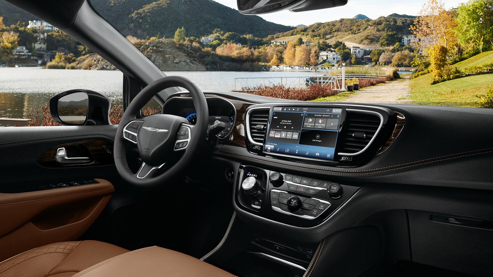 2023 Chrysler Pacifica Pinnacle front cabin