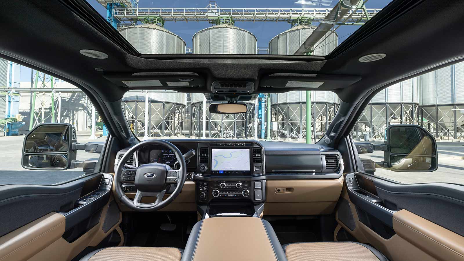 2023 Ford F-350 Lariat front cabin
