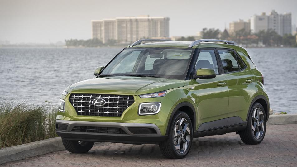 2023 Hyundai Venue front left in green