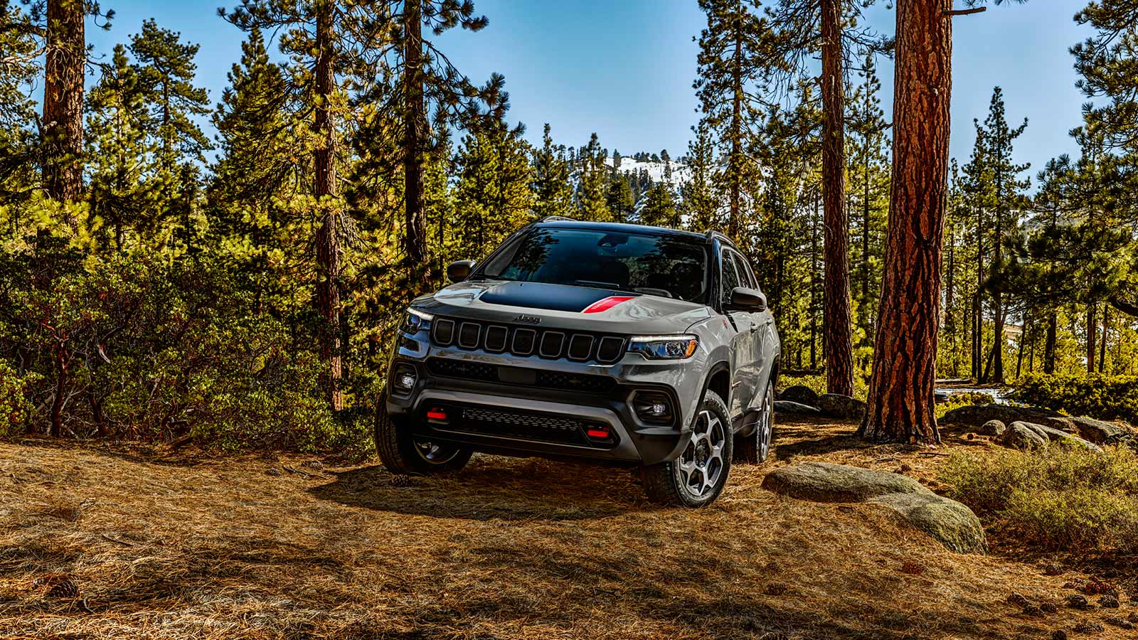 2023 Jeep Compass Trailhawk front left