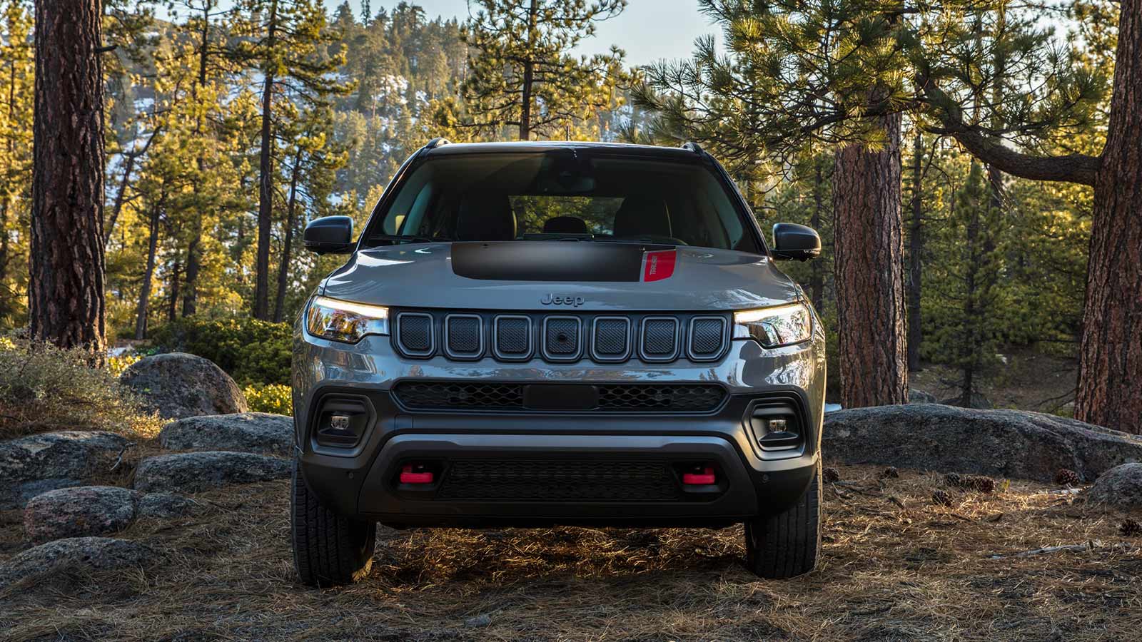 2023 Jeep Compass Trailhawk front