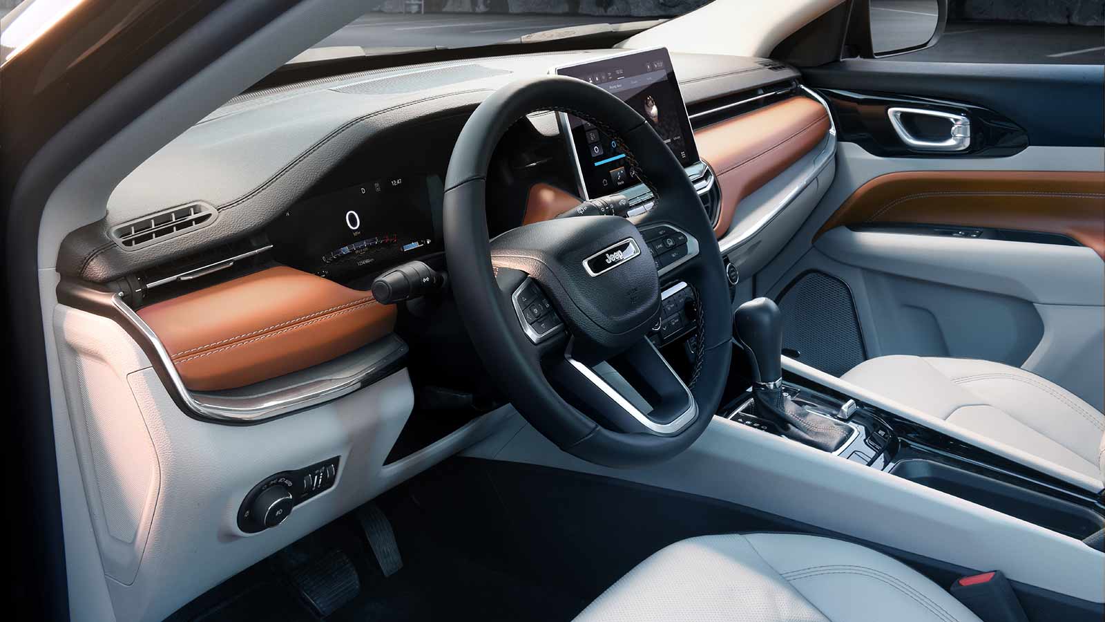 2023 Jeep Compass Trailhawk steering wheel