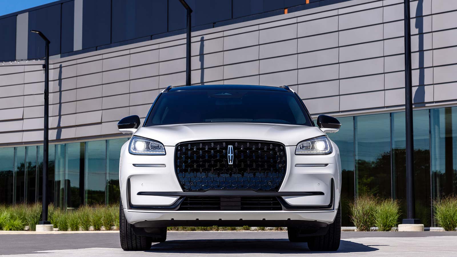 2023 Lincoln Corsair Reserve front