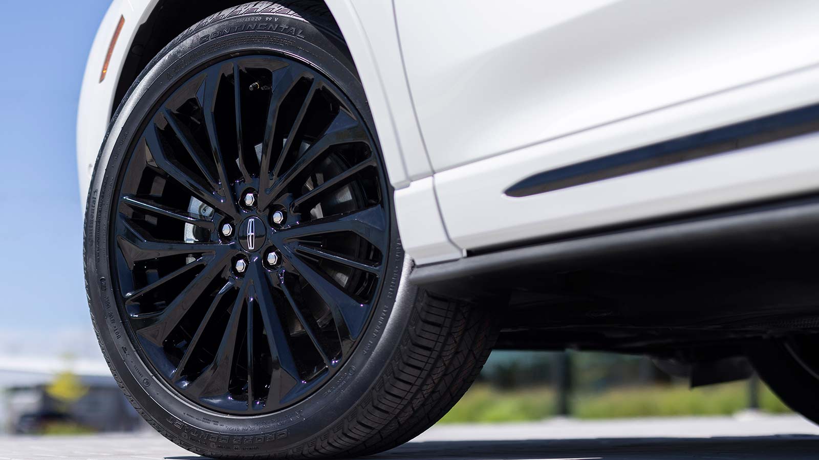 2023 Lincoln Corsair Reserve wheel