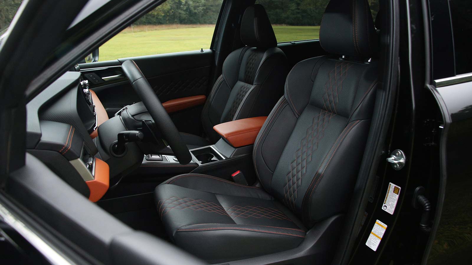 2023 Mitsubishi Outlander PHEV 40th Anniversary Edition front seats