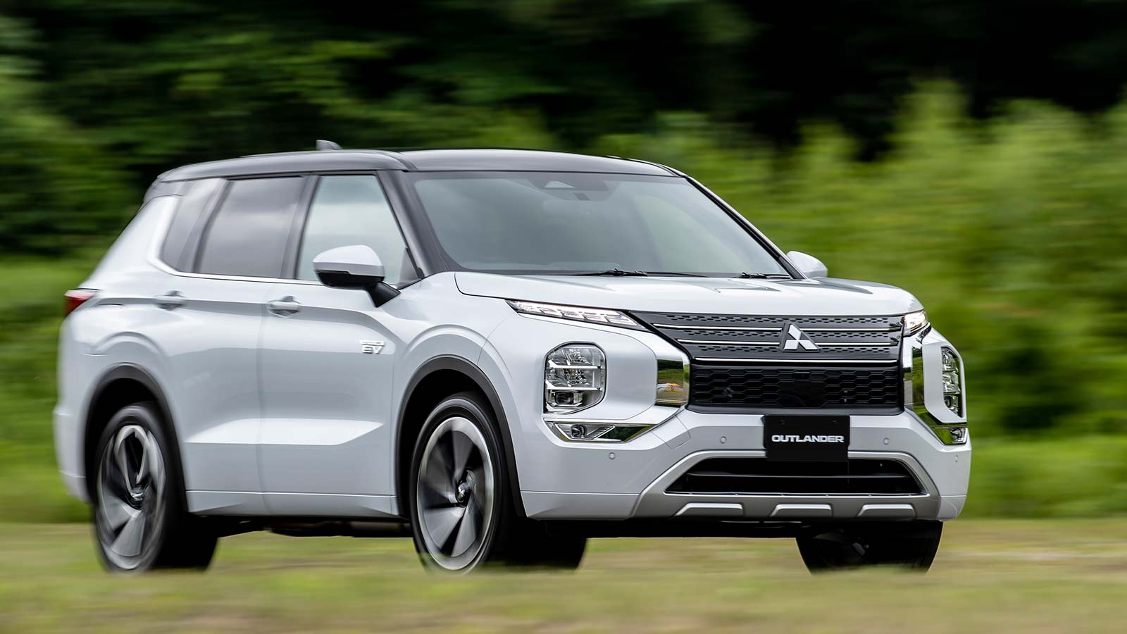 2023 Mitsubishi Outlander PHEV ES front right