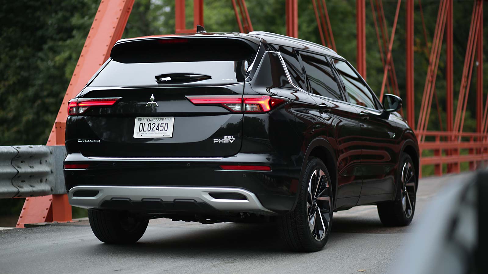 2023 Mitsubishi Outlander PHEV SEL rear right in black