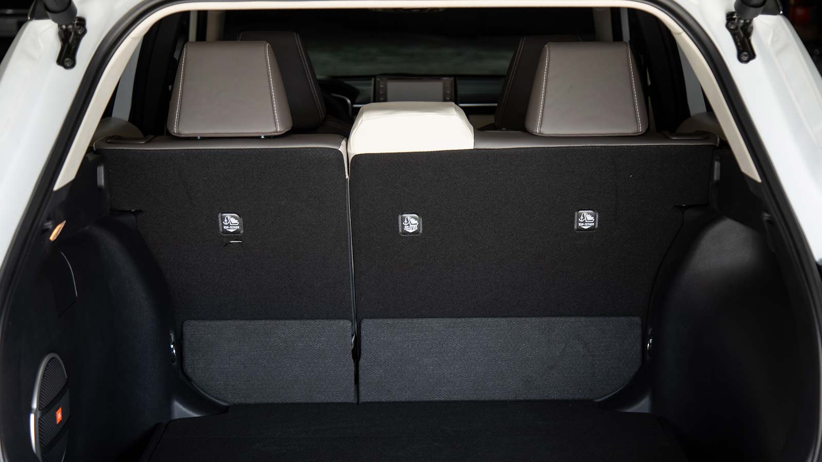 2023 Toyota Corolla Cross XLE cargo