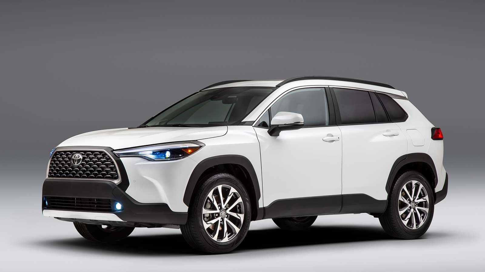 2023 Toyota Corolla Cross XLE front left in white