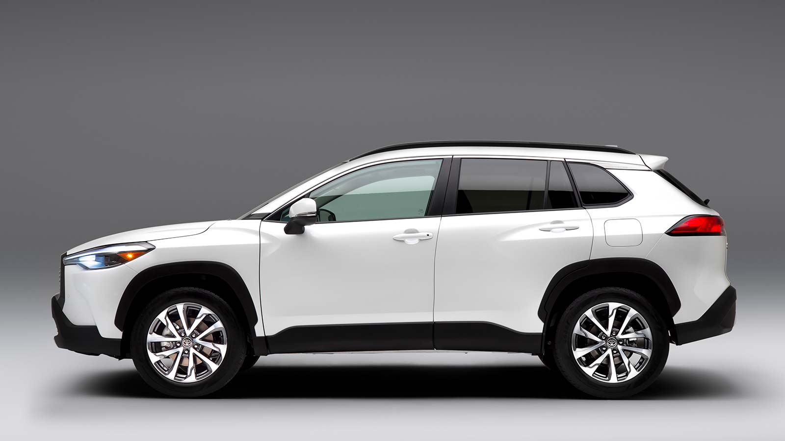2023 Toyota Corolla Cross XLE profile in white