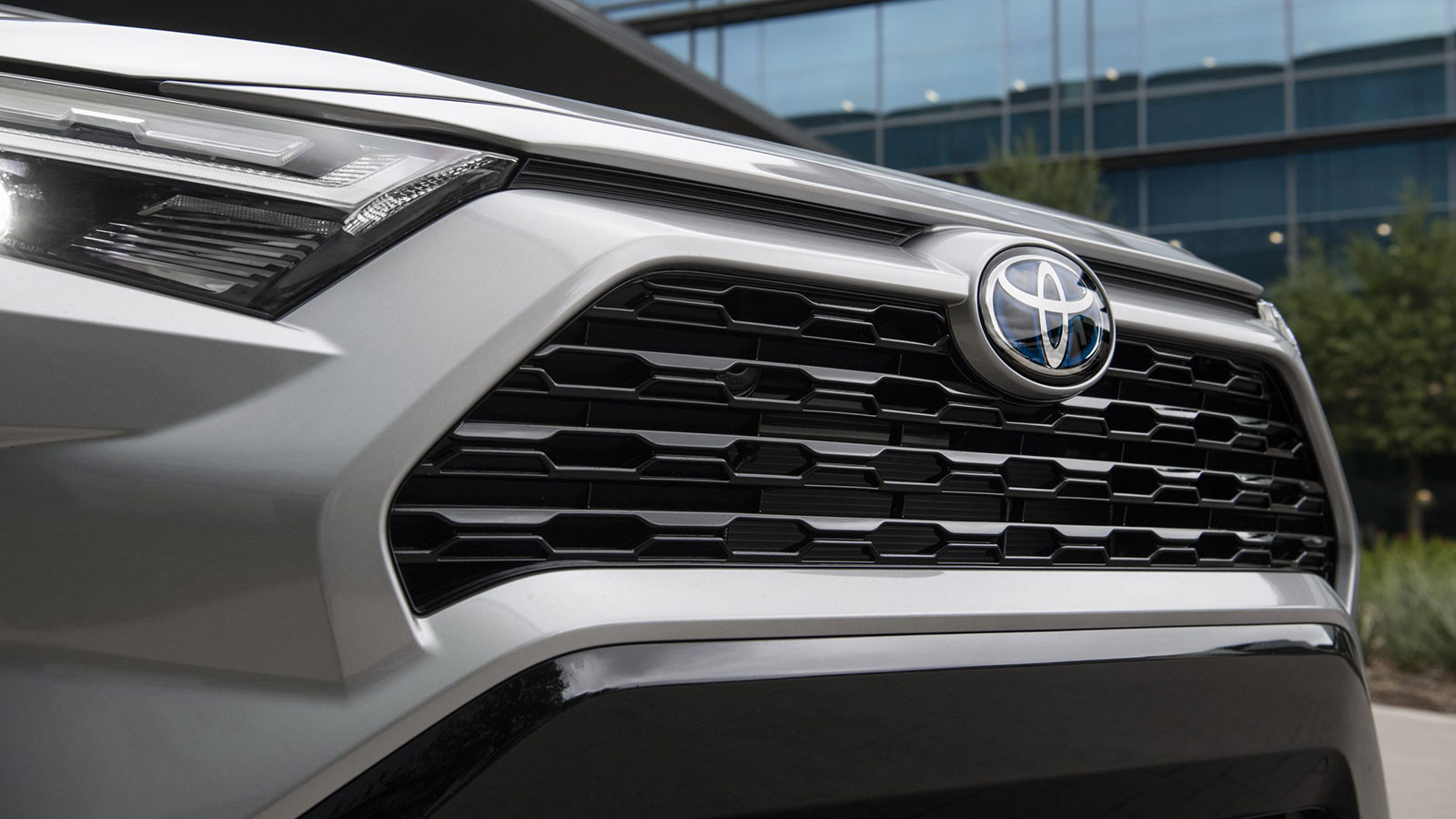 2023 Toyota RAV4 Hybrid grill