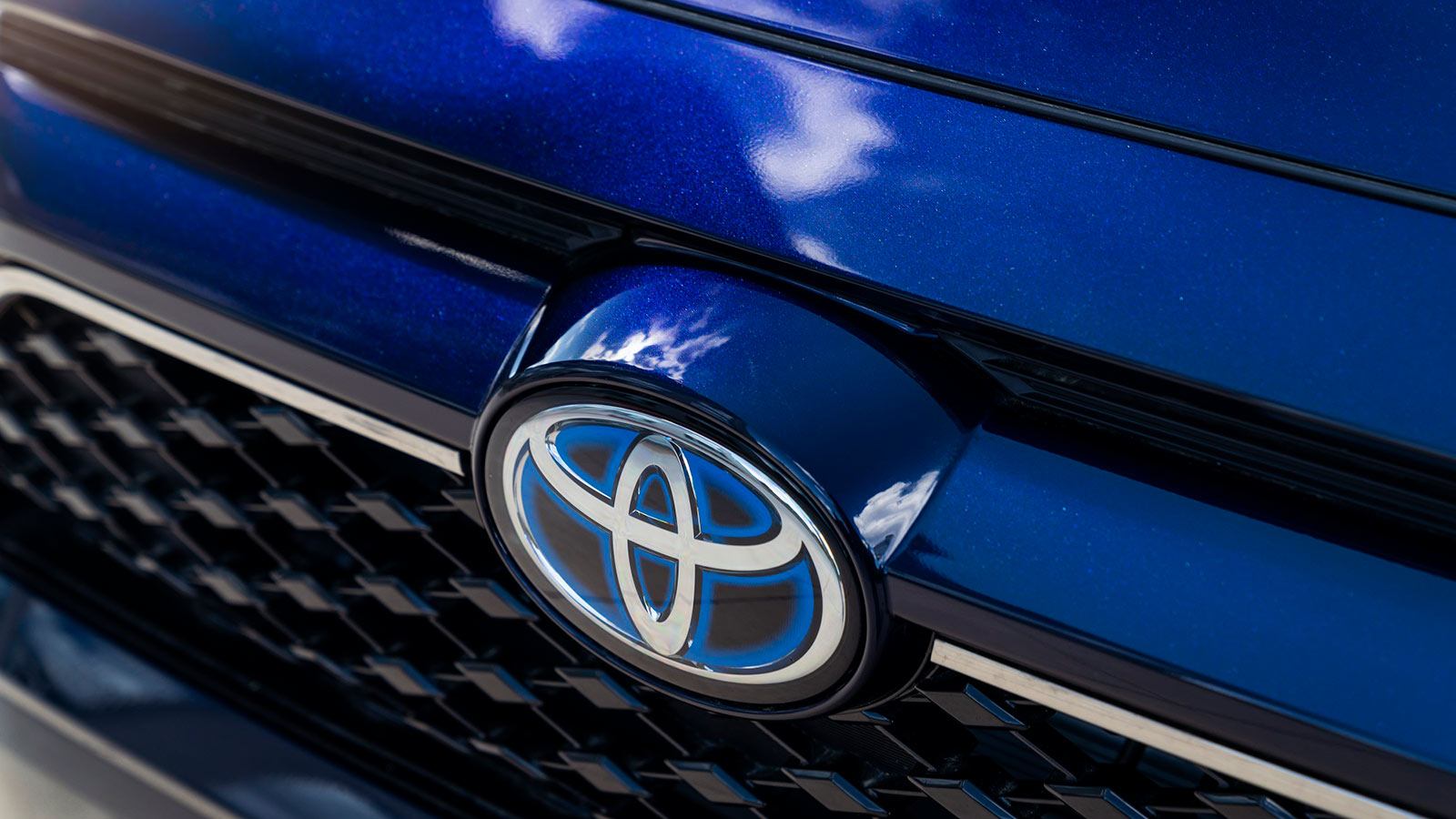 2023 Toyota RAV4 Prime SE grill
