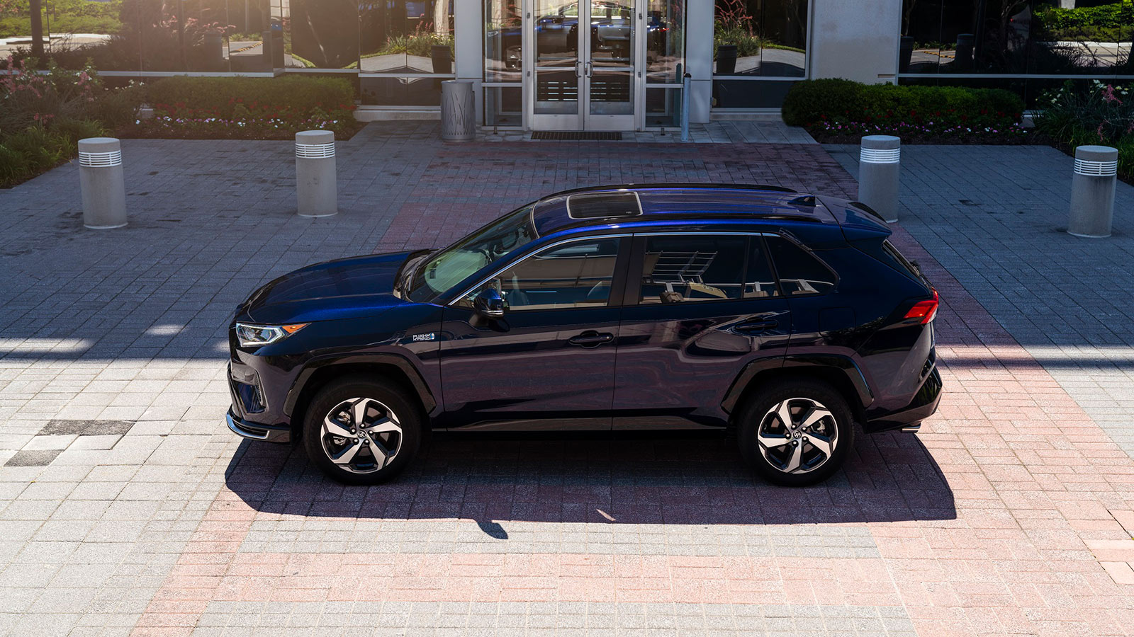 2023 Toyota RAV4 Prime SE profile