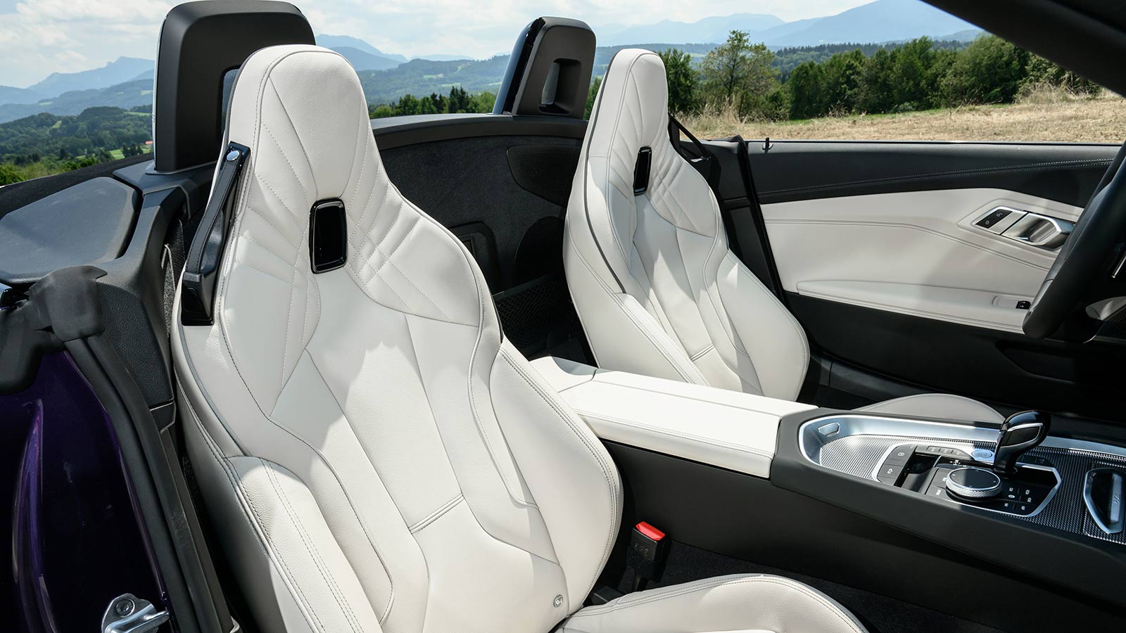 2023 BMW Z4 M40i seats