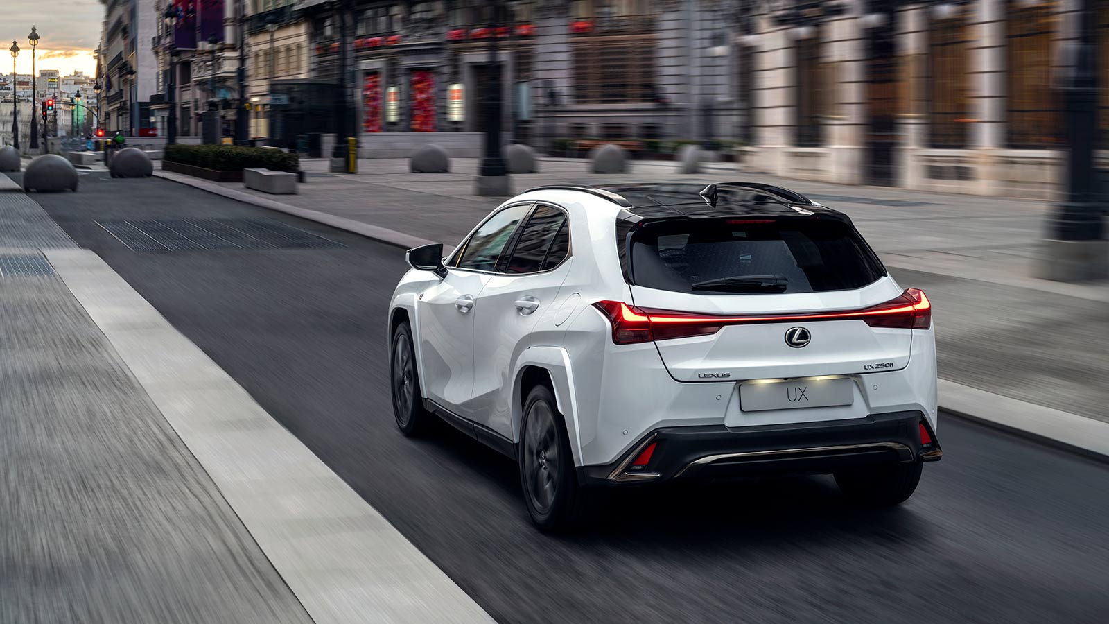 2023 Lexus UX 250h F Sport Design