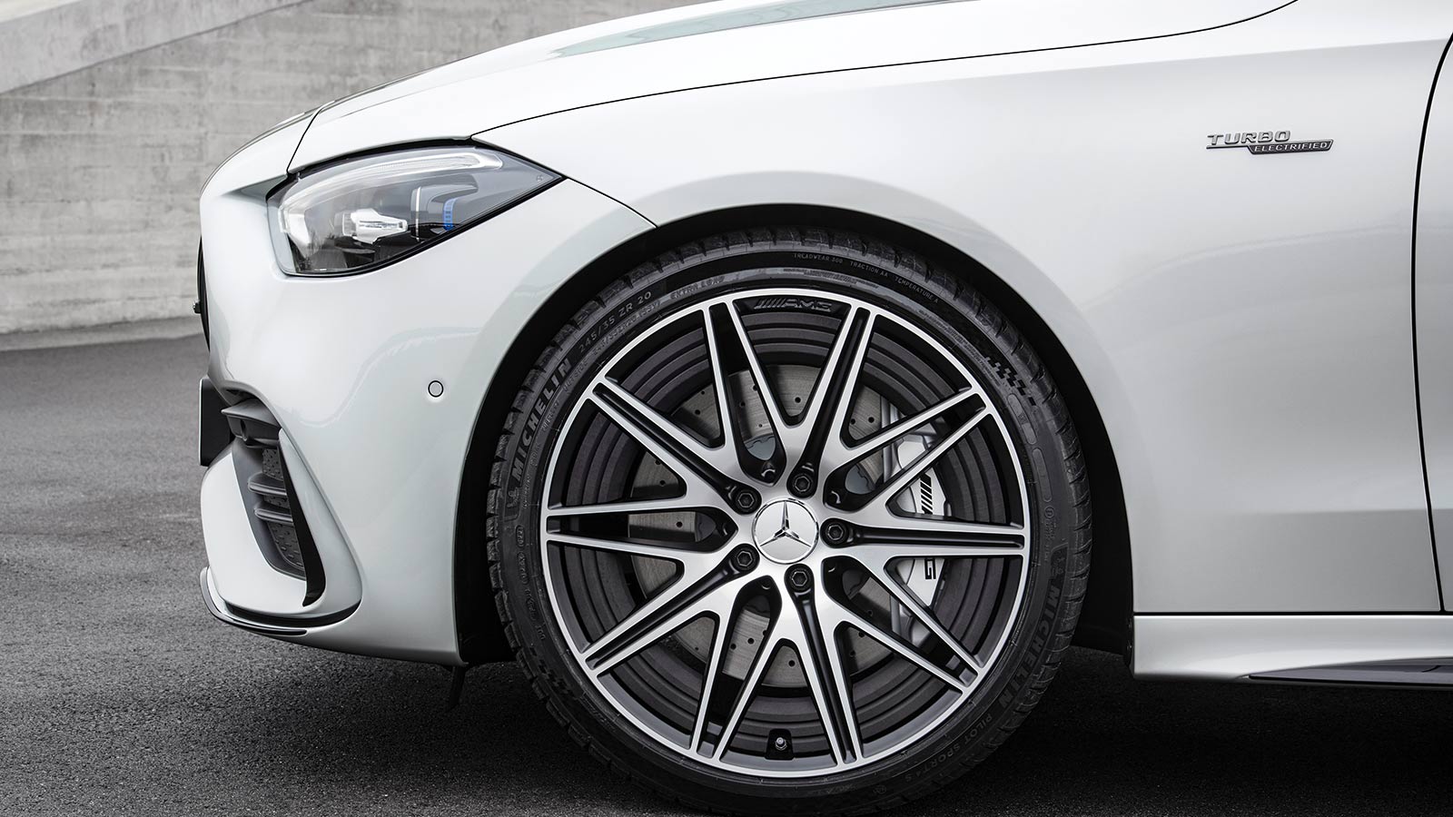 2023 Mercedes-AMG C 43 Premium