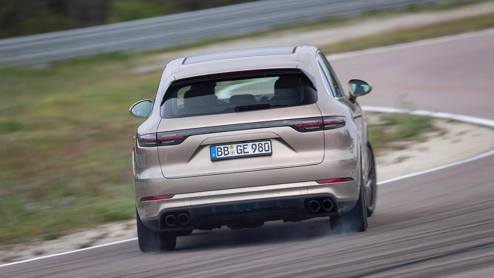 2023 Porsche Cayenne Turbo S E-Hybrid