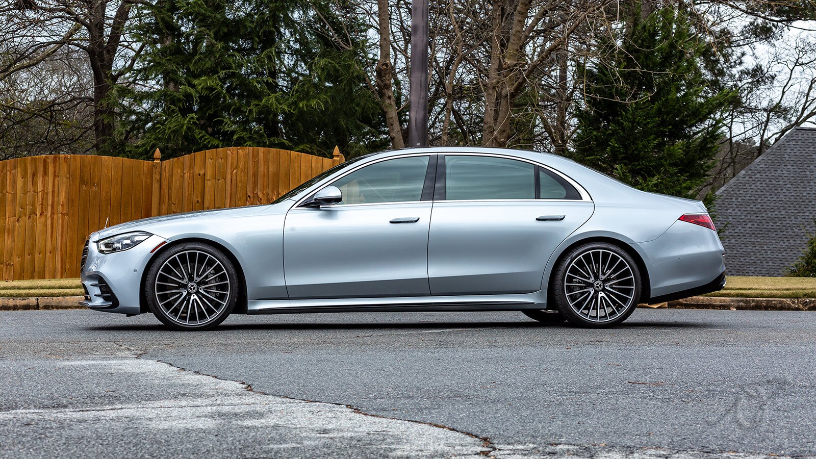 2022 Mercedes-Benz S 500 profile