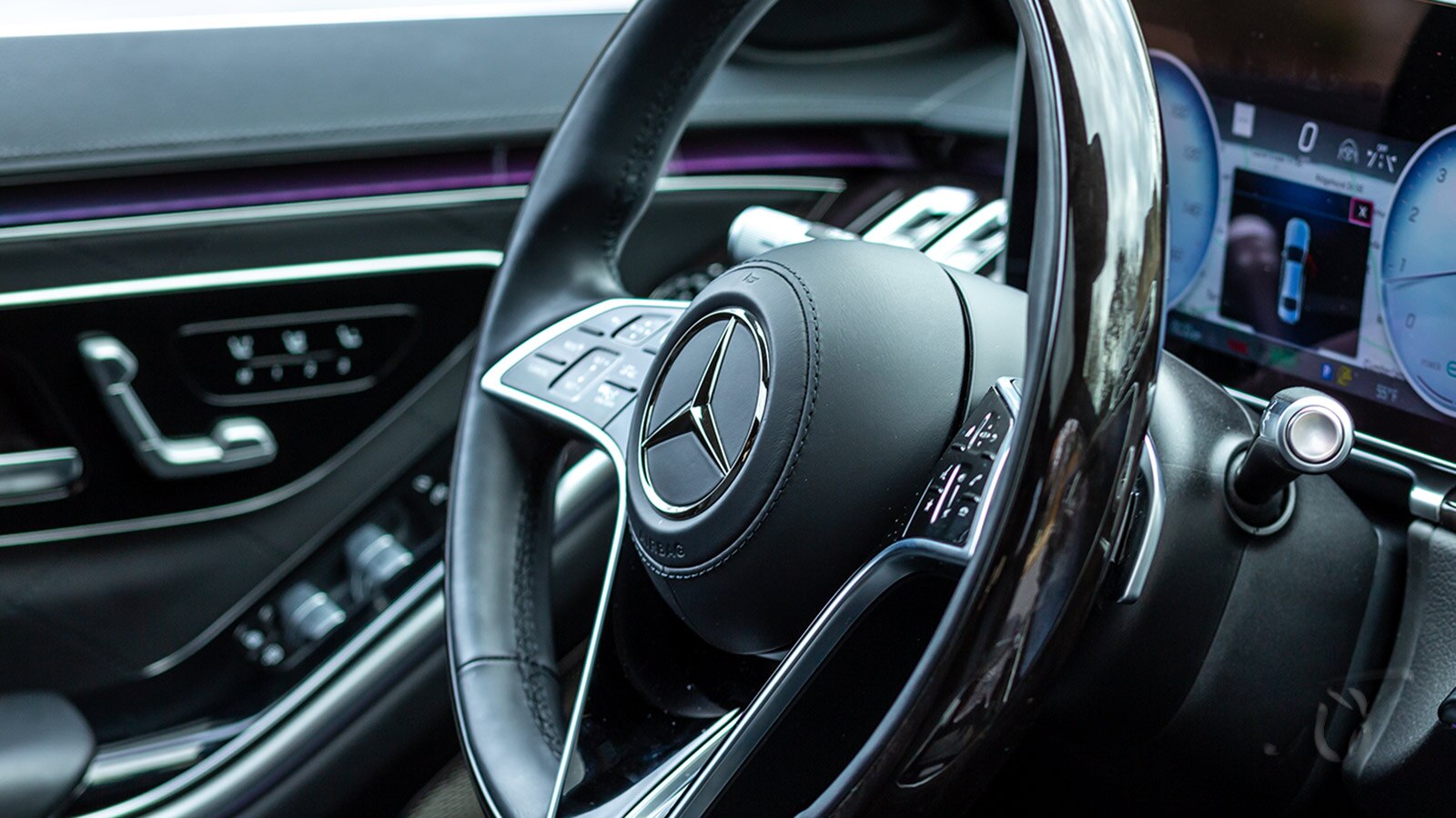 2022 Mercedes-Benz S 500 steering wheel