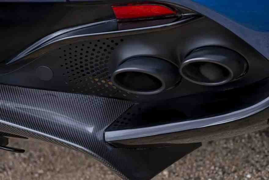 2023-aston-martin-dbx-707-exhaust
