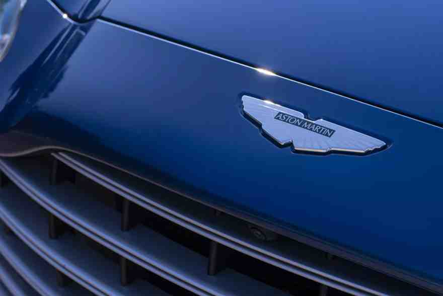 2023-aston-martin-dbx-707-logo