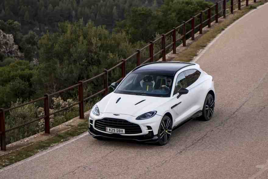 2023-aston-martin-dbx-707-profile
