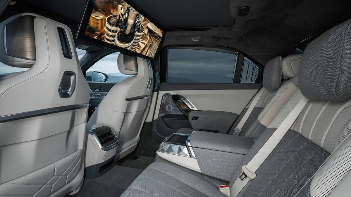 2023 BMW i7 Sedan XDrive60 interior.