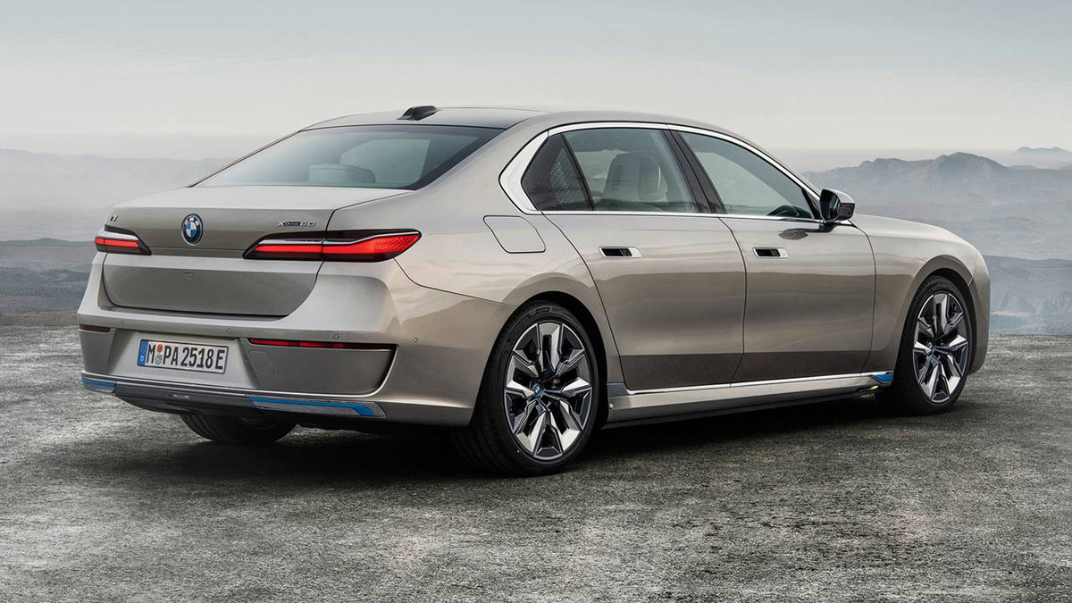 2023 BMW i7 Sedan XDrive60 in tan.