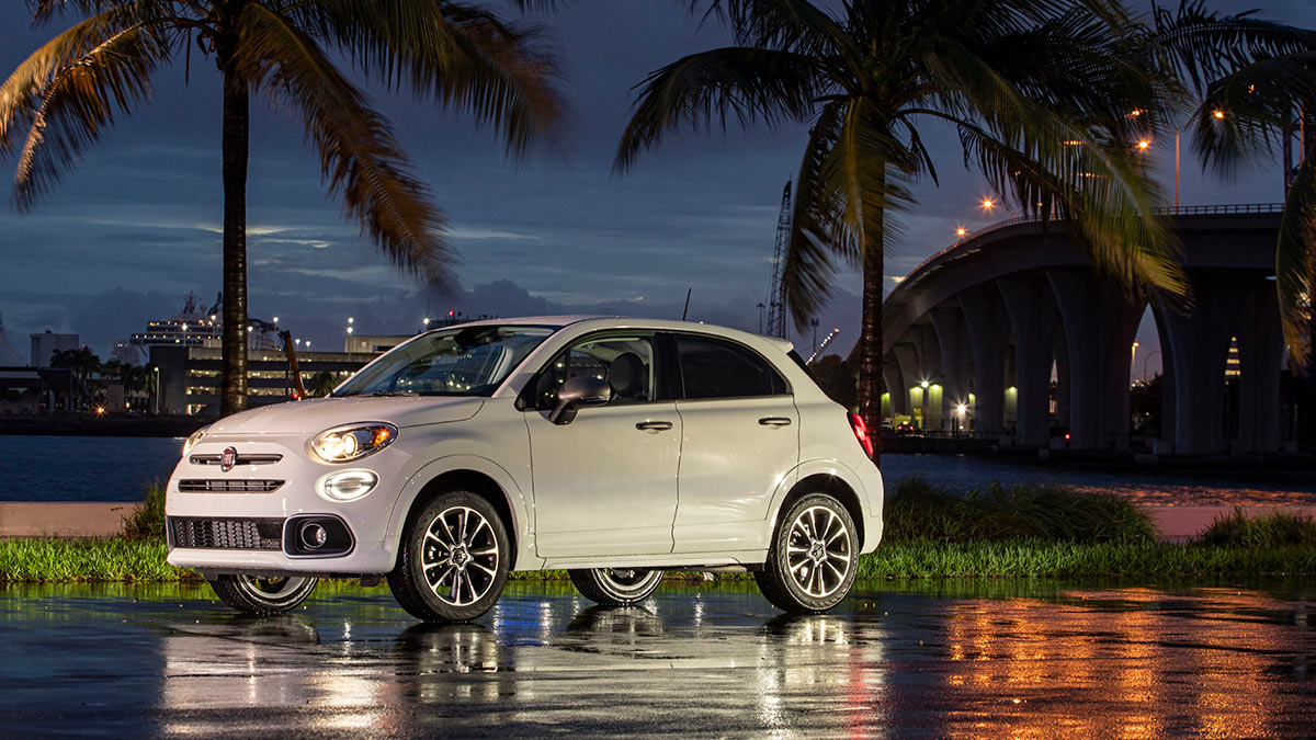 2023 Fiat 500X in white.