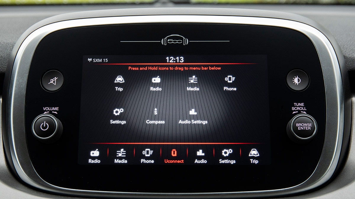 2023 Fiat 500X interior.