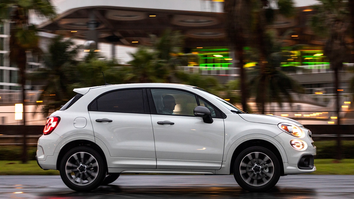 2023 Fiat 500X in white.