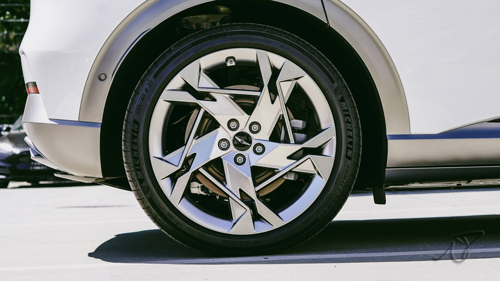 2023 Genesis GV60 wheel