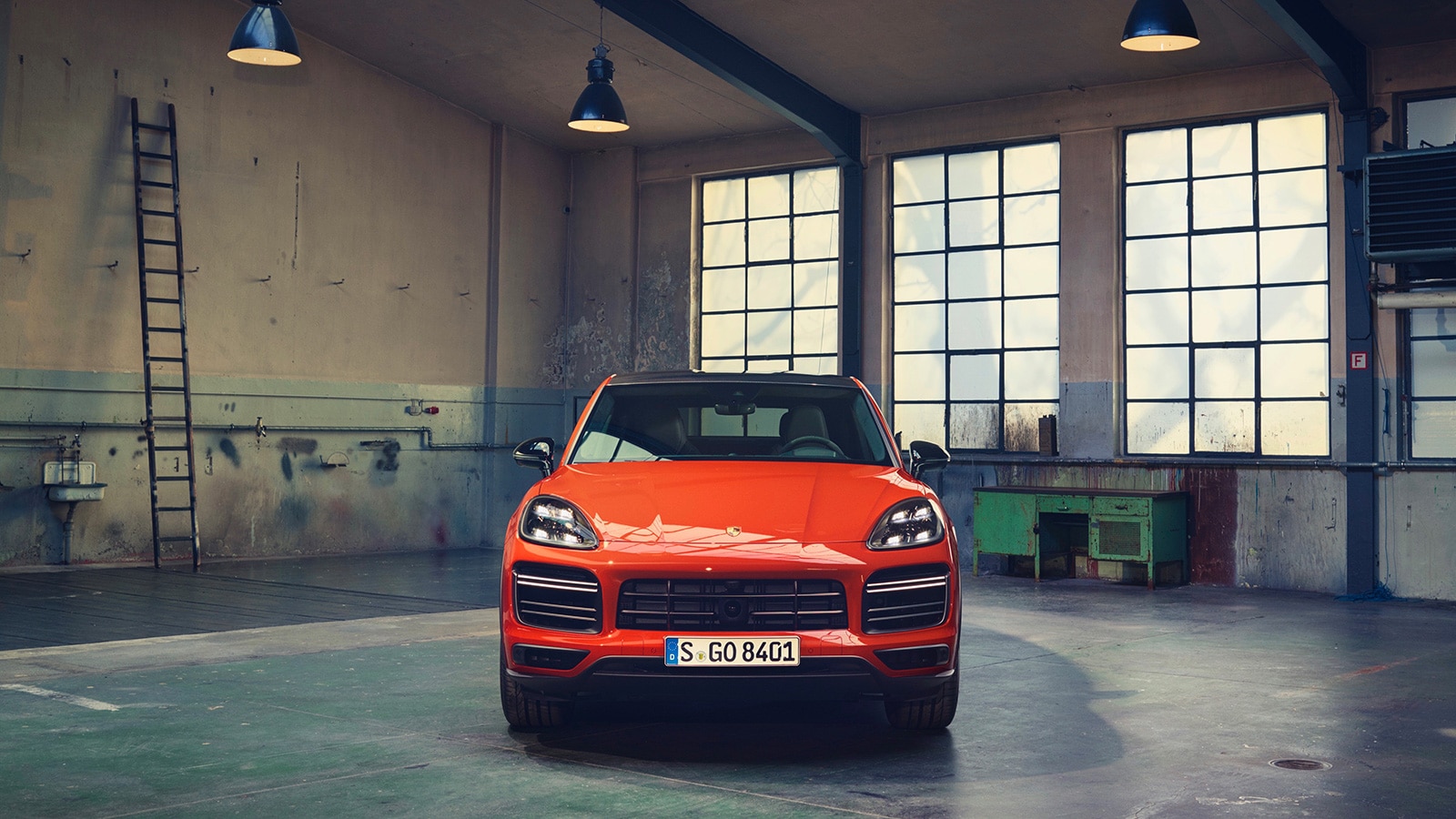 2023 Porsche Cayenne Coupe Front in orange
