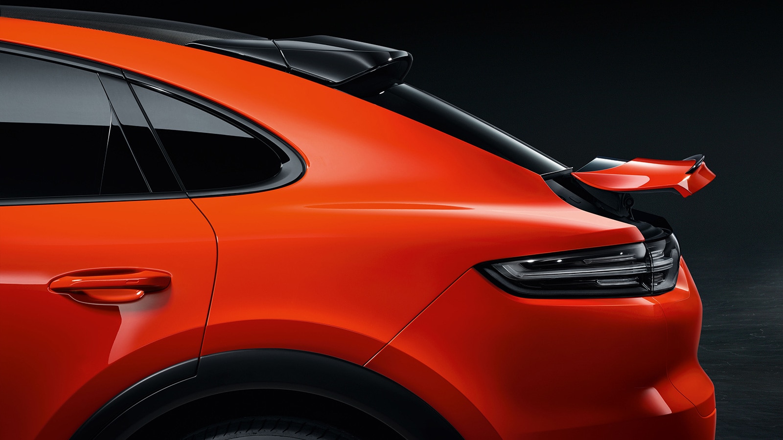 2023 Porsche Cayenne Coupe spoiler in orange