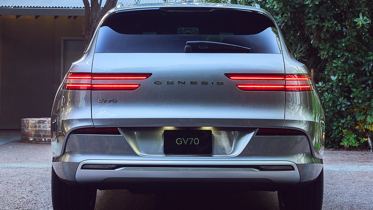 2023 Genesis Electrified GV70 rear.