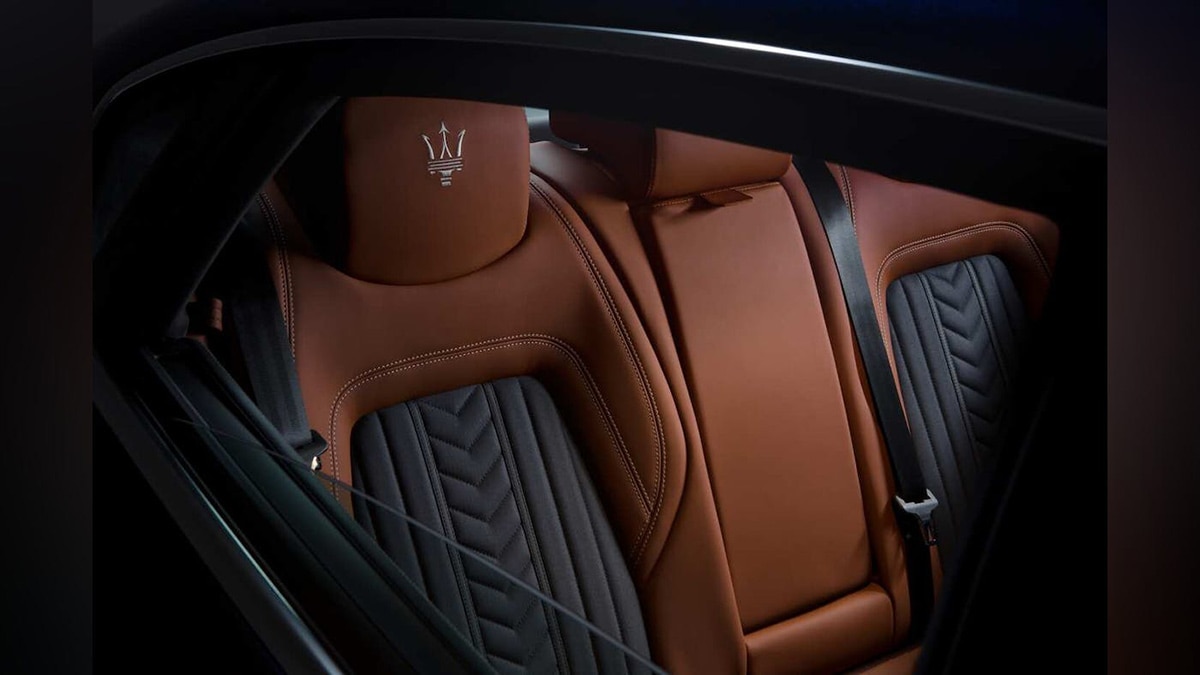 2023 Maserati Quattroporte interior.