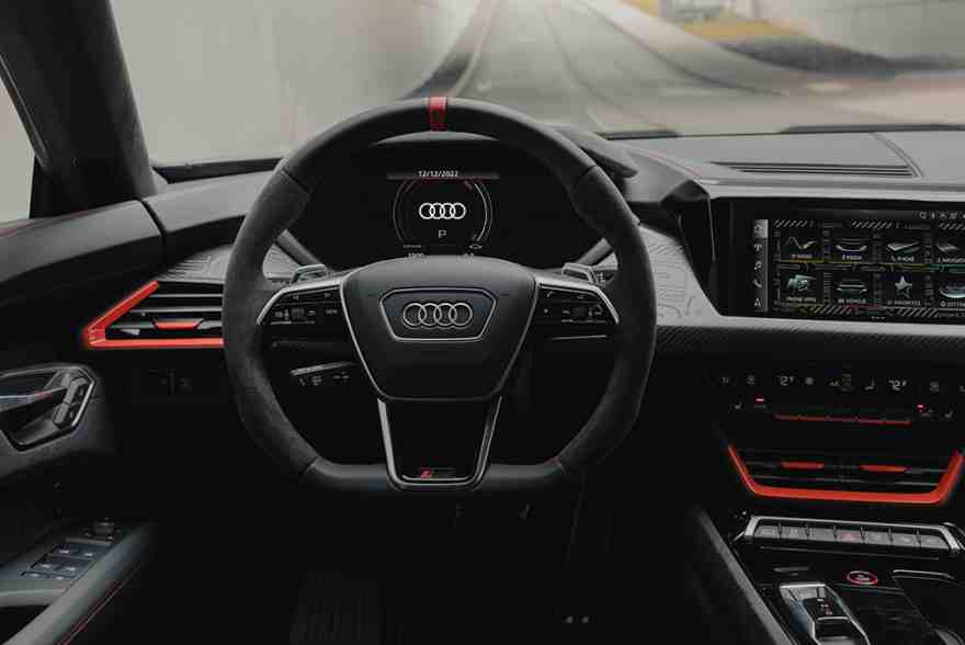 2023-audi-rs-e-tron-gt-interior-steering-wheel