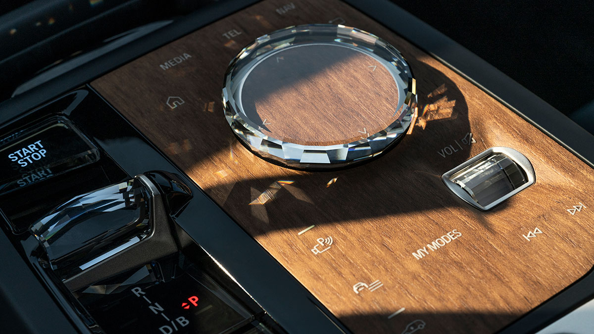 2024 BMW iX gear shift.
