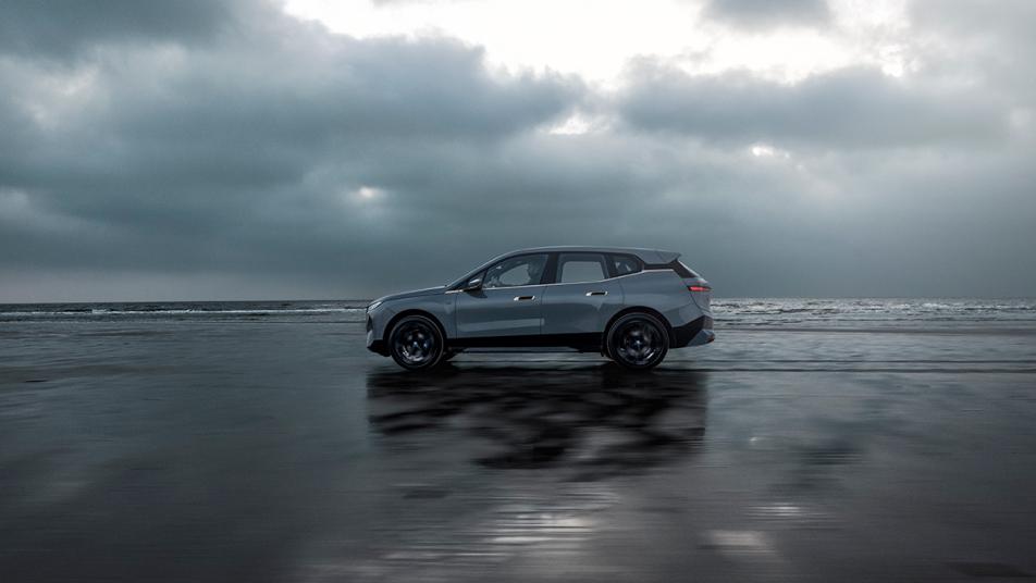 2024 BMW iX: Choosing the Right Trim