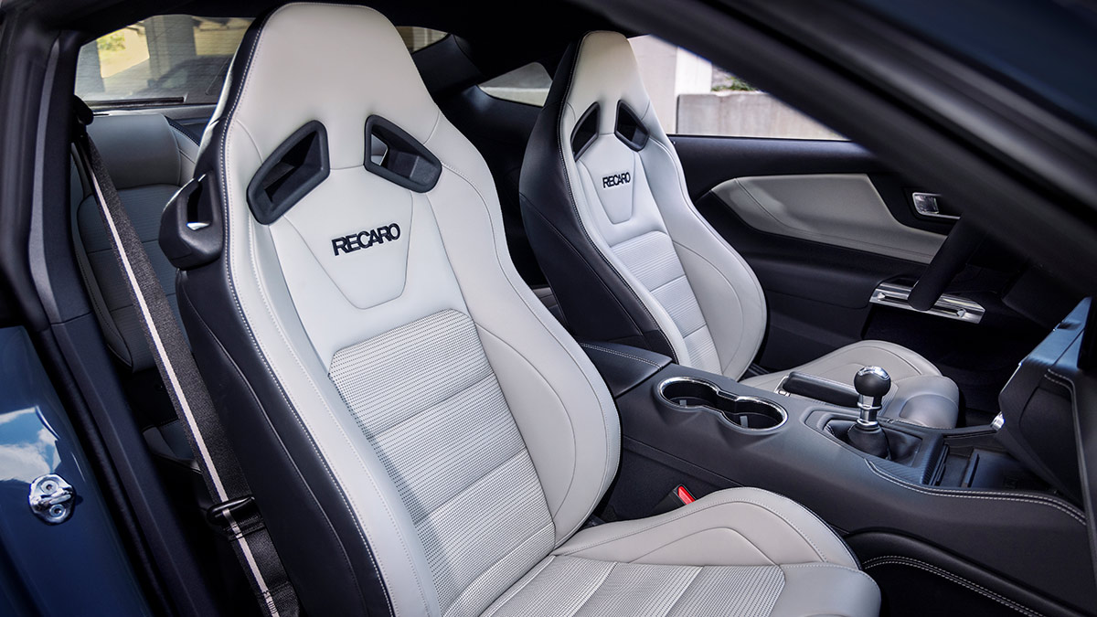 2024 Ford Mustang seats
