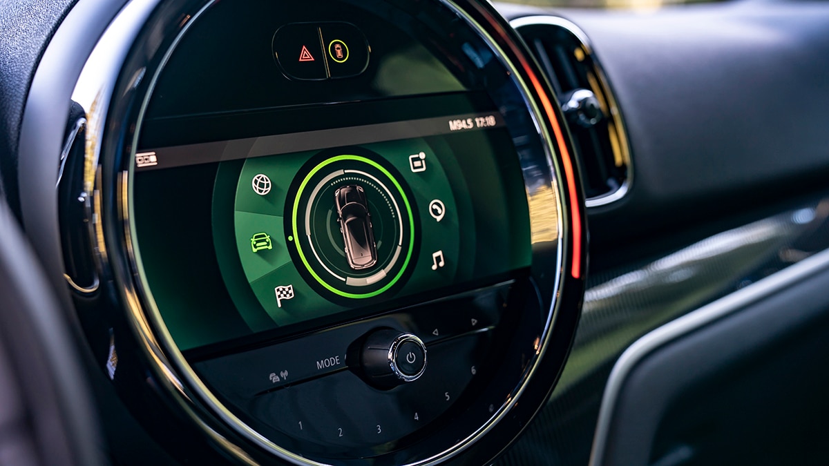 2024 Mini Cooper Countryman central display.