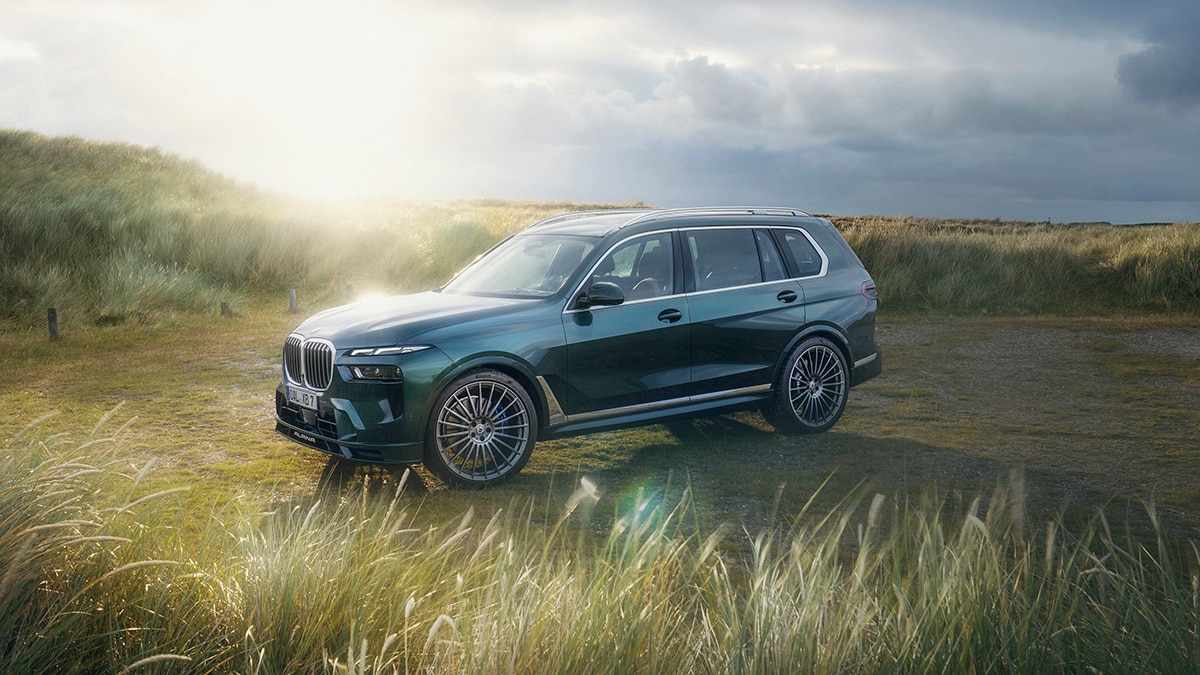 2023 BMW Alpina XB7 in green