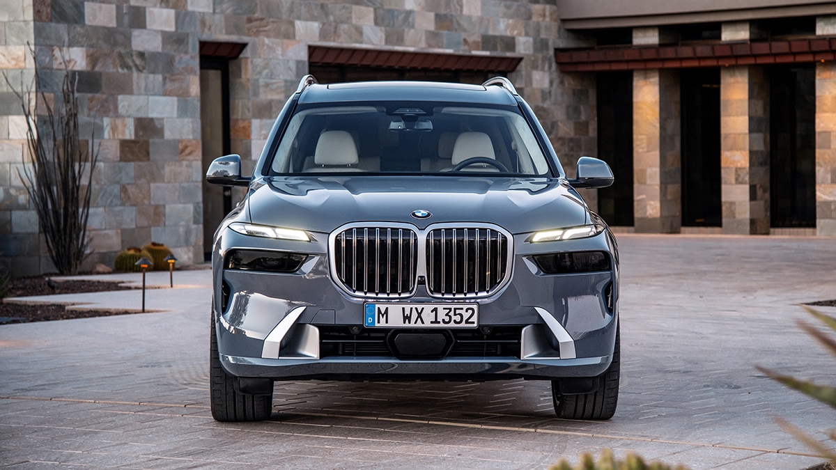 BMW X7 xDrive40i in gray